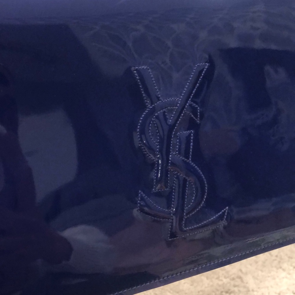 Patent Authentic YSL clutch - Picture 1 of 7